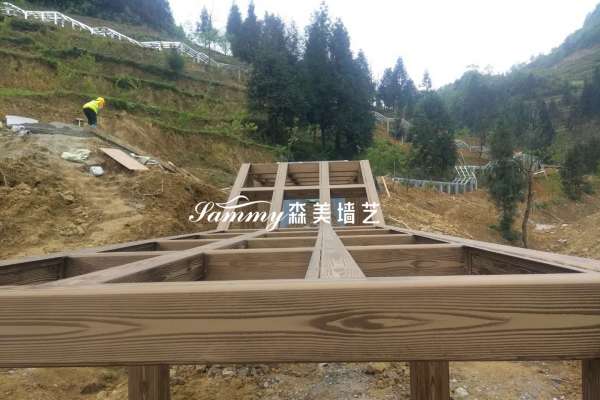 貴州省畢節(jié)市大方縣星宿苗族鋼構(gòu)廊橋仿木紋漆