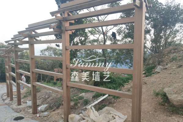 湖北隨州大洪山風景名勝區鍍鋅管仿木紋漆案例