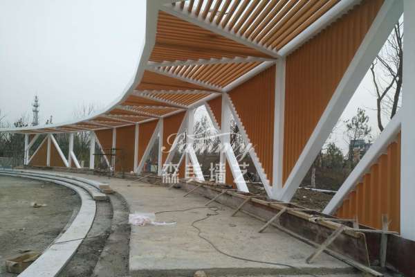 江蘇常州三江口公園鋼構廊架仿木紋漆案例
