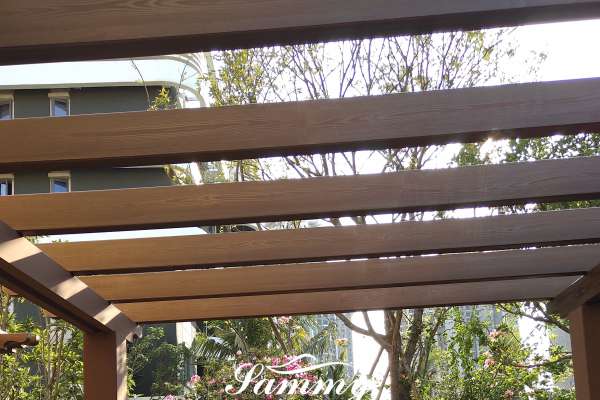 海南海花島別墅花園廊架木紋漆施工案例